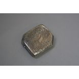 AN EDWARDIAN SILVER LOZENGE SHAPED CIGARETTE CASE, foliate engraved decoration, blind cartouche,