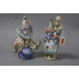 TWO LLADRO CLOWNS, 'Littlest Clown' No.5811 and 'Having a Ball' No.5813 (2)