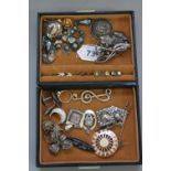 A TRAY OF MIXED SILVER JEWELLERY, etc