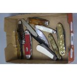 ELEVEN MIXED PENKNIVES, two decorated with sportsmen