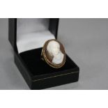 A 9CT GOLD CAMEO RING, ring size N