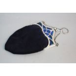 AN EDWARDIAN SILVER, ENAMEL AND VELVET BAG, short chain with finger loop, the front of the bag