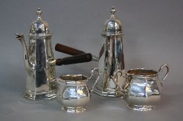 A GEORGE V GOLDSMITHS AND SILVERSMITHS COMPANY LIMITED FOUR PIECE SILVER CAFE AU LAIT SET, octagonal