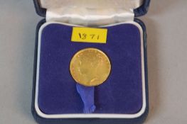 A FULL GOLD SOVEREIGN SHIELD BACK VICTORIA 1871