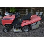 A HONDA HYDROSLATIC 2213 RIDE ON LAWN MOWER, 13.0 OHV engine, 40' cut, twin blades, reading 9275