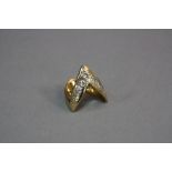 A LATE 20TH CENTURY 9CT GOLD DIAMOND DOUBLE WISHBONE RING, estimated total modern round brilliant
