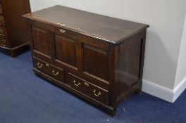 A GEORGIAN OAK TRIPLE PANEL MULE CHEST, with two drawers, approximate size width 127cm x height 77cm