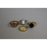 FOUR MIXED RINGS, 1 x 22ct (ring size k, approximate weight 6 grams) and three 9ct dress rings,