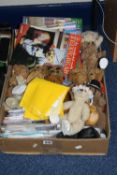 A QUANTITY OF DE AGOSTINI 'THE WONDERFUL WORLD OF TEDDY BEARS, bears, magazines and unmade