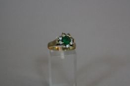 A MID 20TH CENTURY GREEN AND WHITE PASTE STONE CLUSTER RING, ring size O1/2, stamped '9ct',