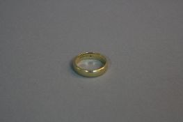 A 14CT GOLD BAND RING, ring size S, approximate weight 6.8 grams