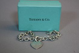 A SILVER TIFFANY BRACELET, with box, approximate weight 30.0 grams