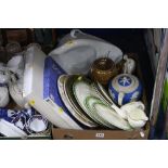 VARIOUS CERAMICS, to include Copeland Spode Jasperware teapot, Caverswall collectors plates etc