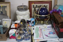 VARIOUS SUNDRIES, to include Egyptian collectors plates, models, picture, table top globe, London