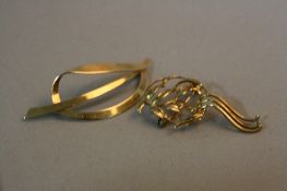TWO 9CT DESIGN BROOCHES, approximate weight 10.5 grams