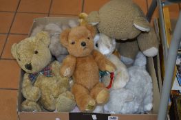 A QUANTITY OF MERRYTHOUGHT AND OTHER COLLECTORS BEARS