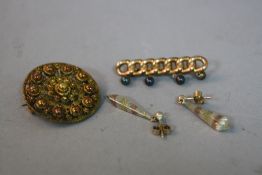A PAIR OF EARRINGS, and two brooches