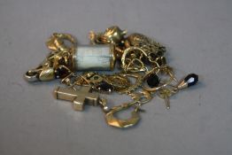 VARIOUS 9CT AND YELLOW METAL CHARMS AND EARRINGS