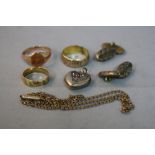 A MIXED LOT OF 9CT AND YELLOW METAL RINGS, CUFFLINKS, etc