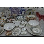 A QUANTITY OF CERAMICS, including Wedgwood and Aynsley giftware, collectors plates, etc