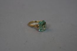 A MID TO 20TH CENTURY SINGLE STONE GREEN PASTE RING, ring size K, gross weight approximately 3.9