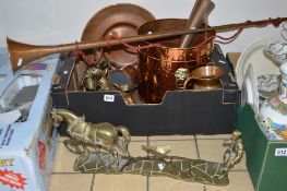 A BOX OF COPPER AND BRASS WARE, including a replica coaching horn, figural brass figures,