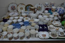 A LARGE COLLECTION OF ROYAL AND OTHER COMMEMORATIVE CERAMICS, including boxed and limited edition