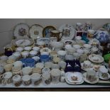 A LARGE COLLECTION OF ROYAL AND OTHER COMMEMORATIVE CERAMICS, including boxed and limited edition