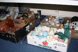 FIVE BOXES AND LOOSE CERAMICS, GLASS, ETC to include three yard of ales