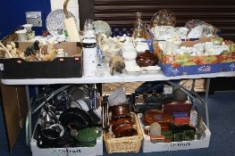 NINE BOXES AND LOOSE KITCHEN WARES, ORNAMENTS, DINNERWARES, PICTURES, SUNDRIES ETC