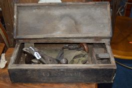 A VINTAGE TOOL BOX, containing various tools including a Record No 4 smoothing plane, etc