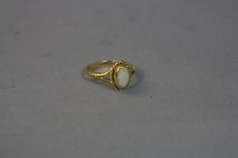 AN 18CT OPAL RING, ring size M, approximate weight 3.4 grams