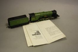 AN UNBOXED TRIX OO GAUGE CLASS A3 LOCOMOTIVE, 'Flying Scotsman', No.4472, L.N.E.R. green livery (