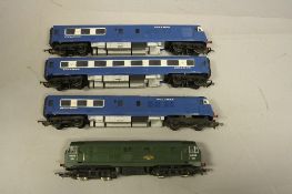 AN UNBOXED TRI-ANG RAILWAYS OO GAUGE THREE CAR BLUE PULLMAN DMU SET, (R555/556/426), unboxed