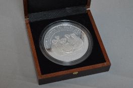 A 1998 SILVER FIVE POUND COIN, 1 kilo .999 Royal Mint Falklands