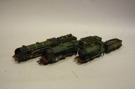A QUANTITY OF UNBOXED CONSTRUCTED OO GAUGE WHITE METAL LOCOMOTIVE KITS, most appear to be on Tri-ang