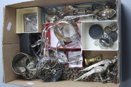 A TRAY OF MISCELLANEOUS ITEMS