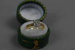 A MODERN SINGLE STONE DIAMOND 18CT GOLD RING, estimated princess cut diamond weight 1.02ct, colour