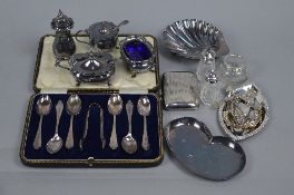 A GROUP LOT OF SILVER, including a cased set of six George V silver coffee spoons, Sheffield 1925,