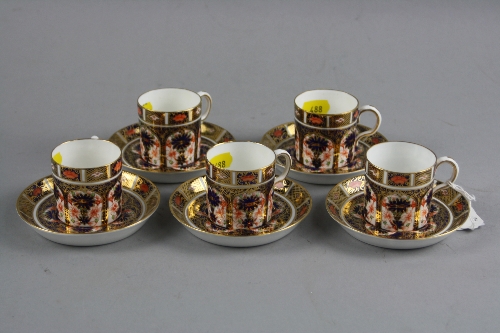 A SET OF FIVE ROYAL CROWN DERBY IMARI COFFEE CANS AND SAUCERS, '1128' pattern