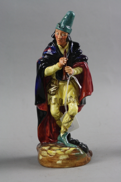 A ROYAL DOULTON FIGURE 'The Pied Piper' HN2102