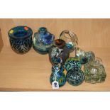 A GROUP OF MDINA GLASS, to include a pulled lobe vase, an urn shaped vase and a small