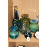 A GROUP OF MDINA GLASS, to include a knot sculpture and an obelisk paperweight (8)