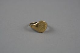 A 9CT SIGNET RING, ring size N, total weight approximately 5.6 grams