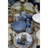 A GROUP OF CERAMICS, to include Royal Worcester cabinet plates 'Bothwell Castle', Wedgwood blue