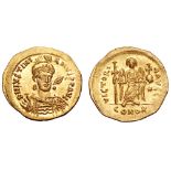 Justinian I AV Solidus. Constantinople, AD 527-538. D N IVSTINIANVS P P AVG, helmeted and