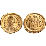 Justin I AV Solidus. Constantinople, AD 518-527. D N IVSTINVS P P AVG, helmeted and cuirassed bust