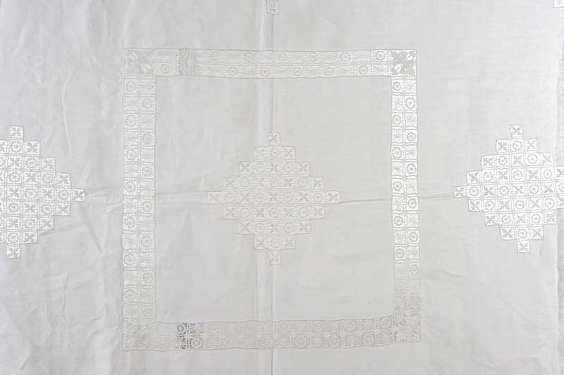 IRISH LINEN BEDSPREAD - Image 2 of 3