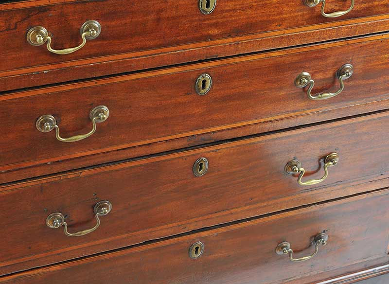 GEORGIAN MAHOGANY CHEST OF DRAWERS - Image 3 of 5