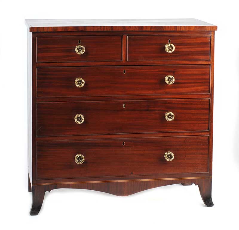 GEORGIAN MAHOGANY CHEST OF DRAWERS